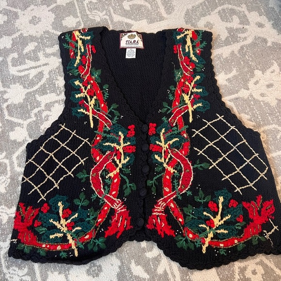 v i n t a g e :: Granny Christmas vest. B1 - Picture 2 of 5
